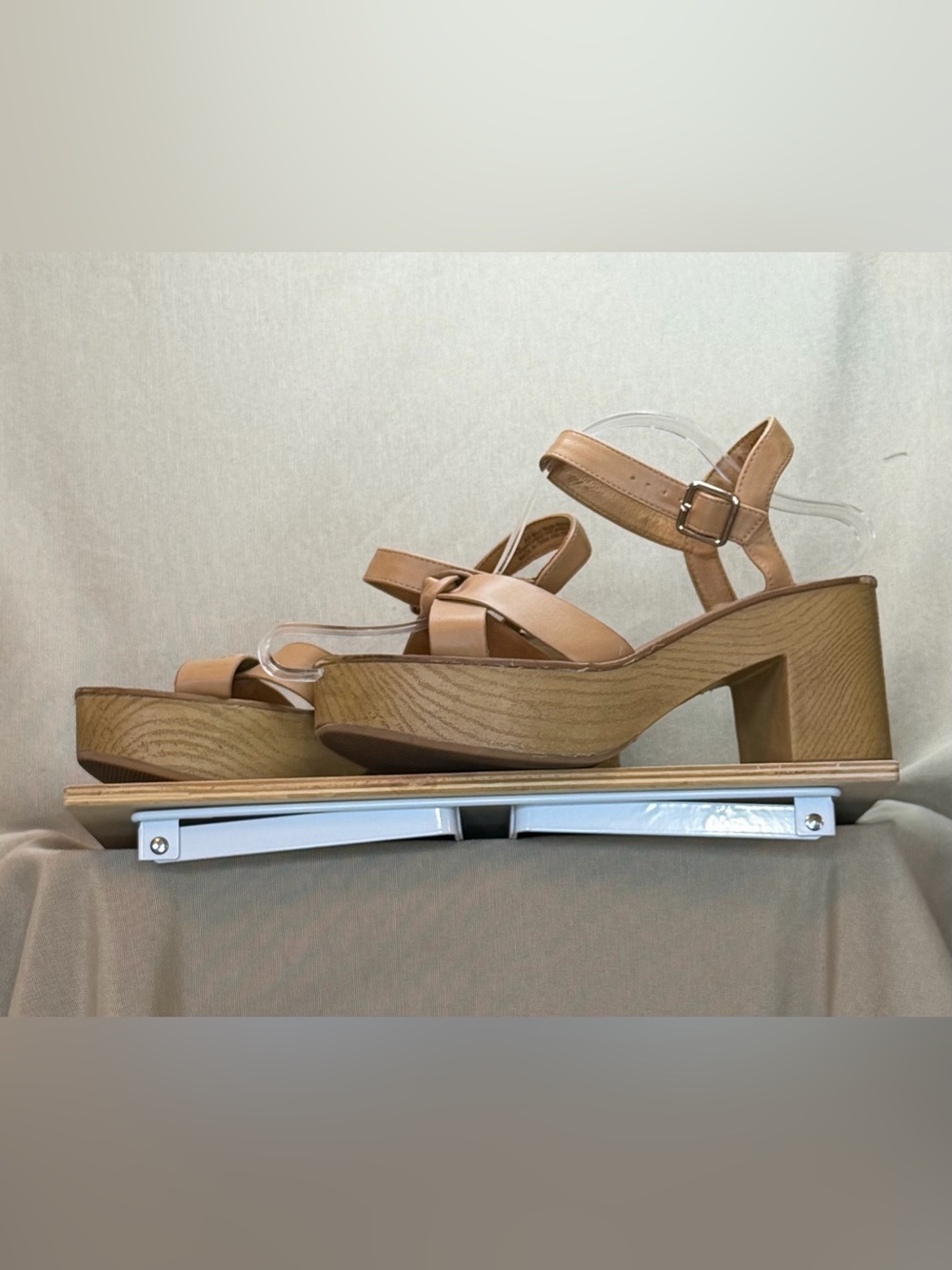 Universal Thread Tan Platform Sandals with Ankle Buckle